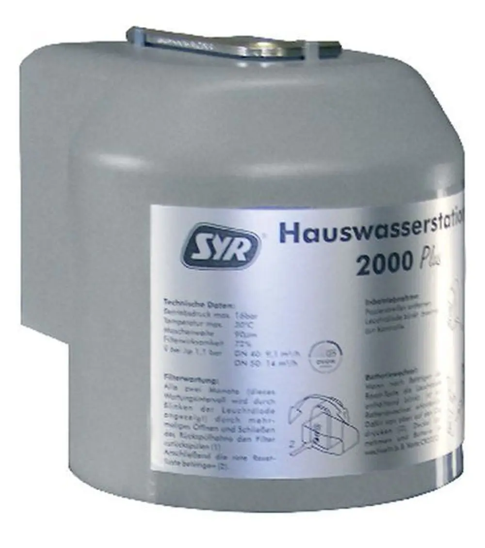 Graue Schutzhaube von Syr mit einem Aufkleber, der technische Daten und Hinweise zur Verwendung präsentiert. Die Form ist kompakt und weist eine obere Öffnung auf.
